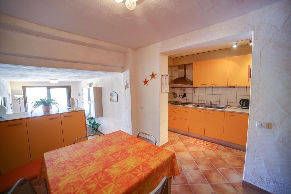 Delia Apartments San Teodoro  Eksteriør bilde