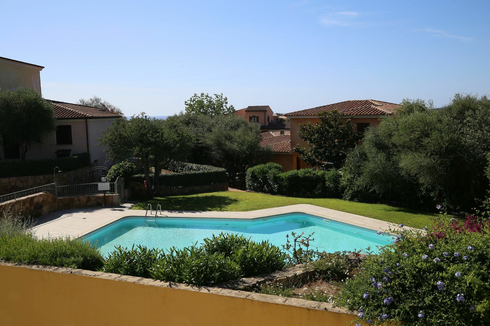 Delia Apartments San Teodoro  Eksteriør bilde